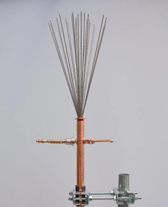 Antena aérea de eletrocultura paramagnética CW1+ montada no campo